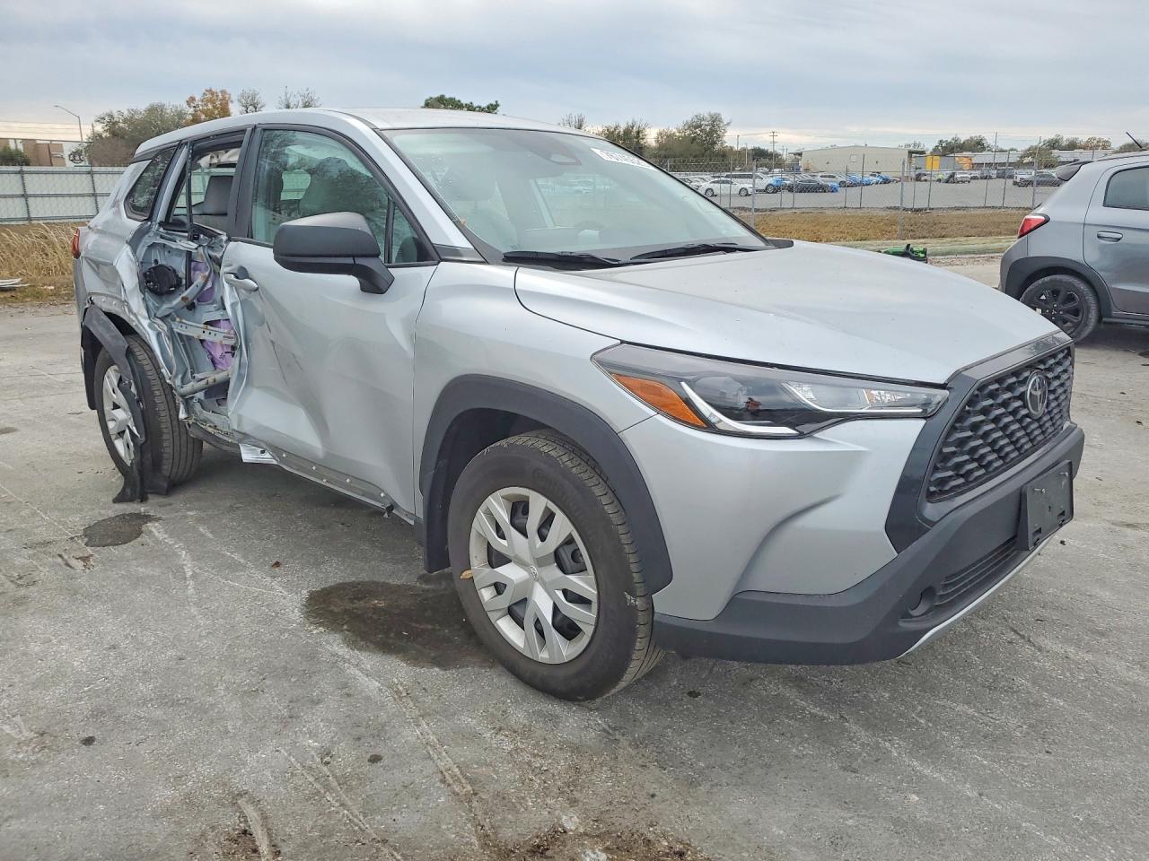 2023 TOYOTA COROLLA CROSS L photo 10
