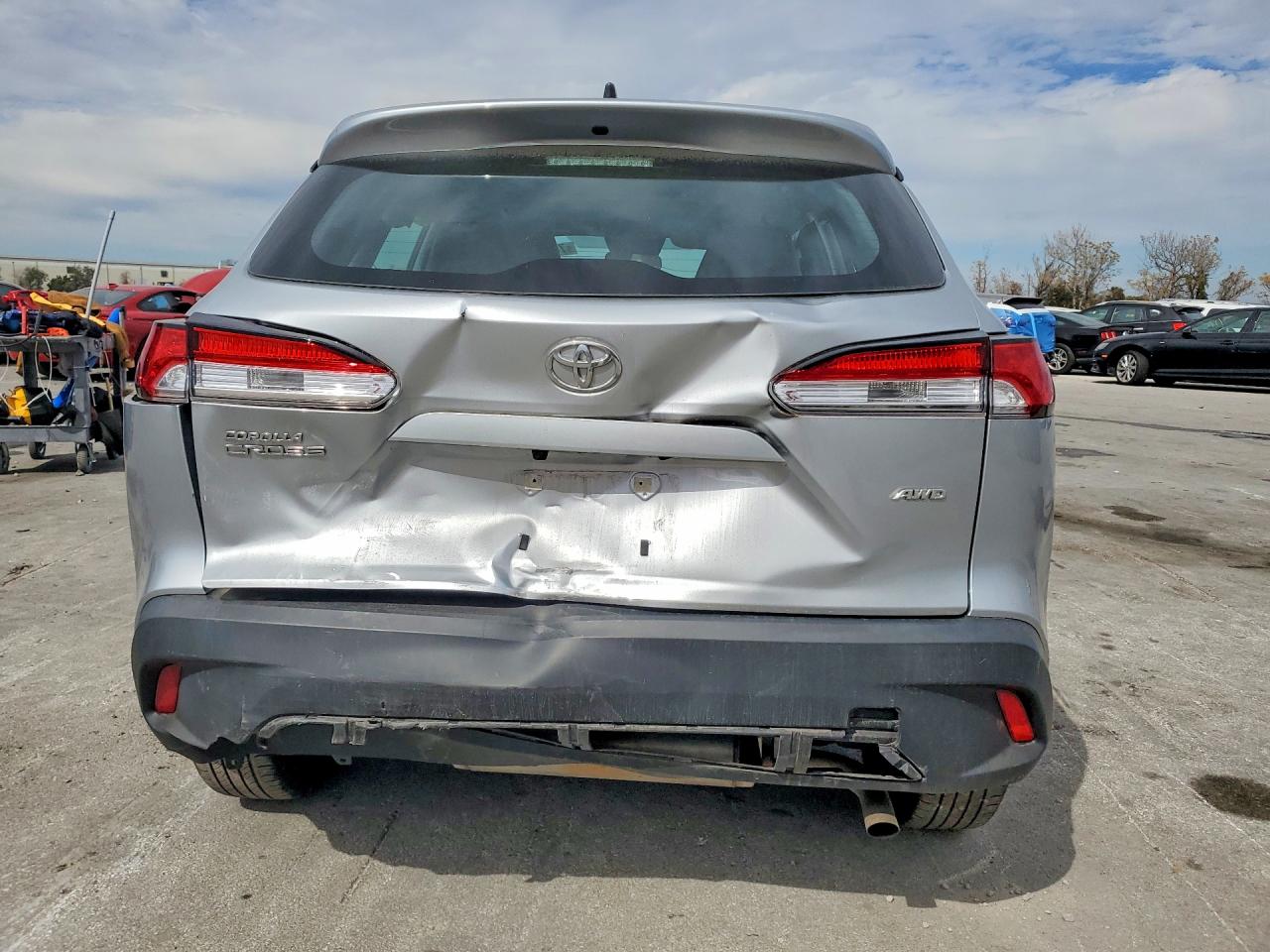 2023 TOYOTA COROLLA CROSS L photo 16