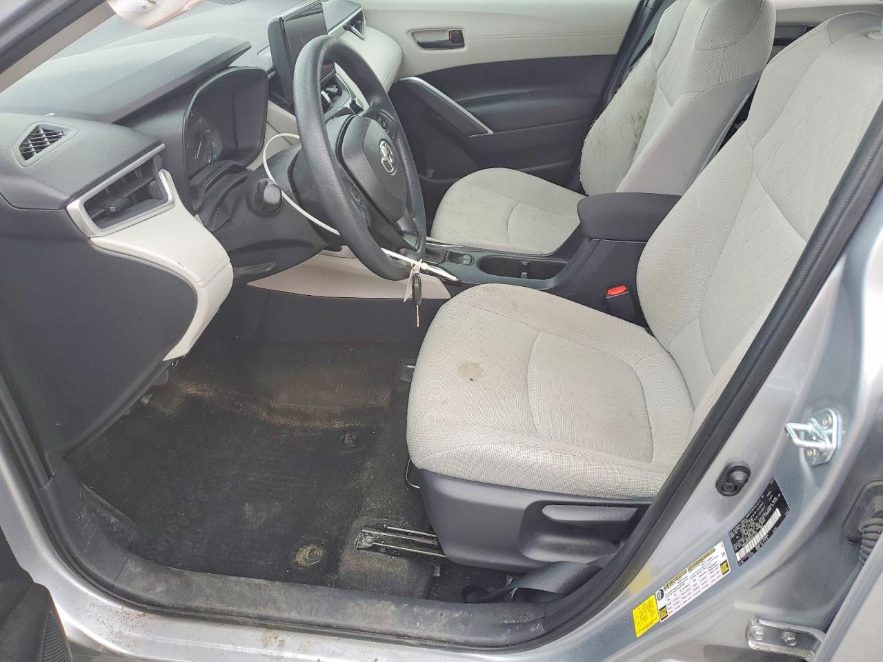 2023 TOYOTA COROLLA CROSS L photo 19