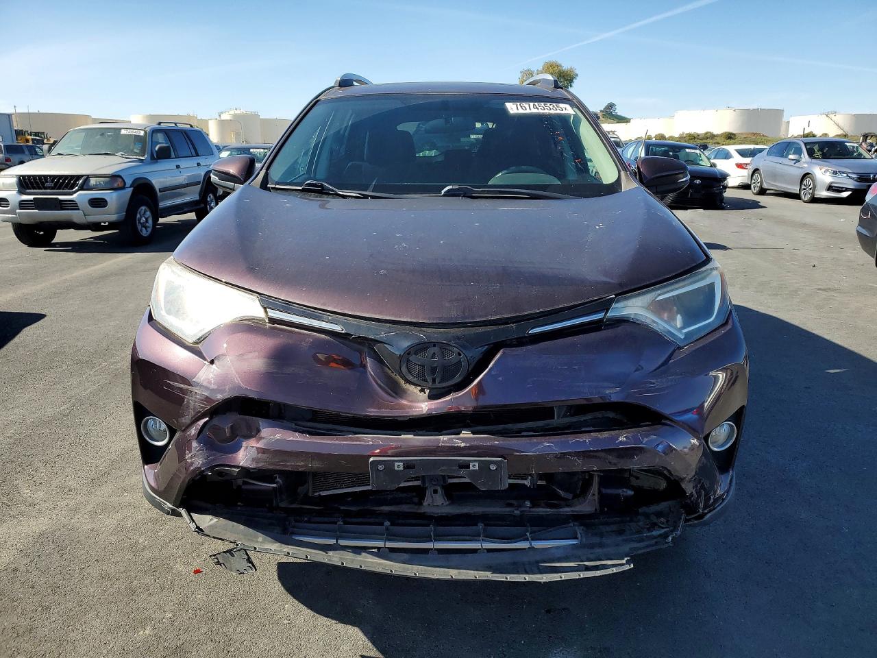 2016 TOYOTA RAV4 XLE photo 9