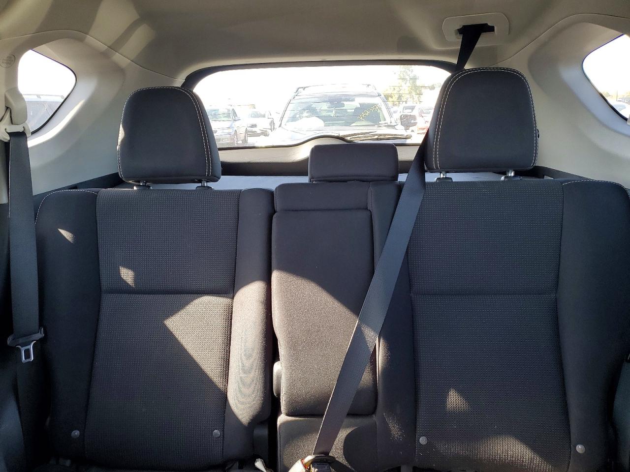 2016 TOYOTA RAV4 XLE photo 19