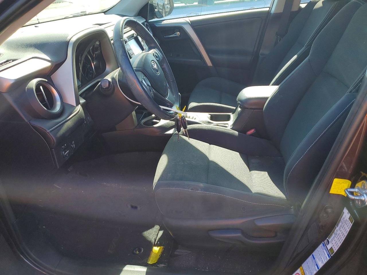 2016 TOYOTA RAV4 XLE photo 13