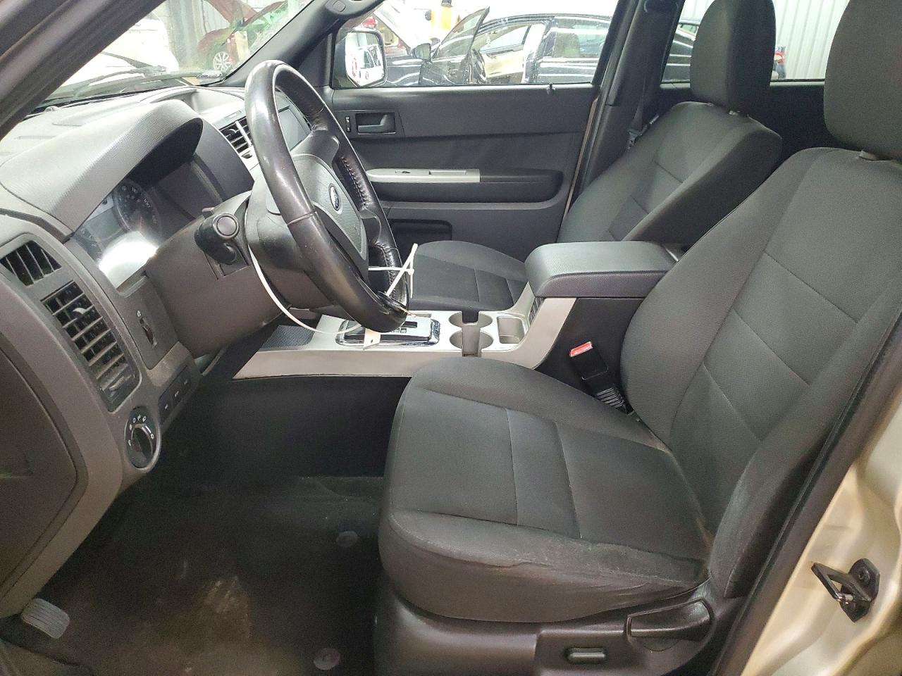 2011 FORD ESCAPE XLT photo 19