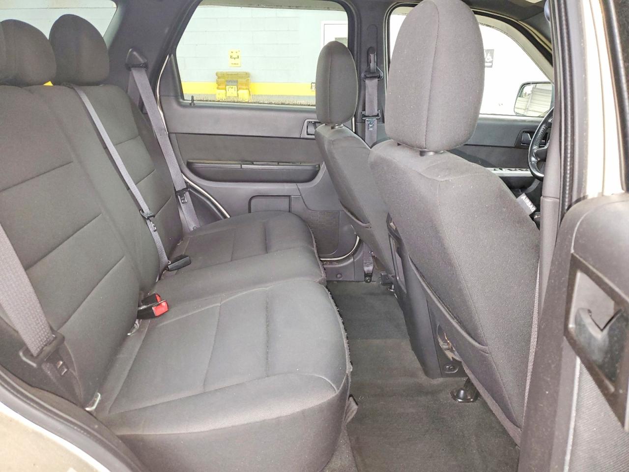 2011 FORD ESCAPE XLT photo 31