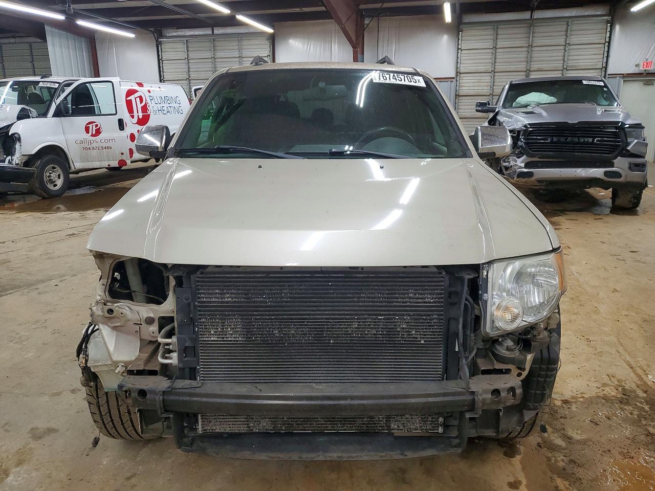 2011 FORD ESCAPE XLT photo 13