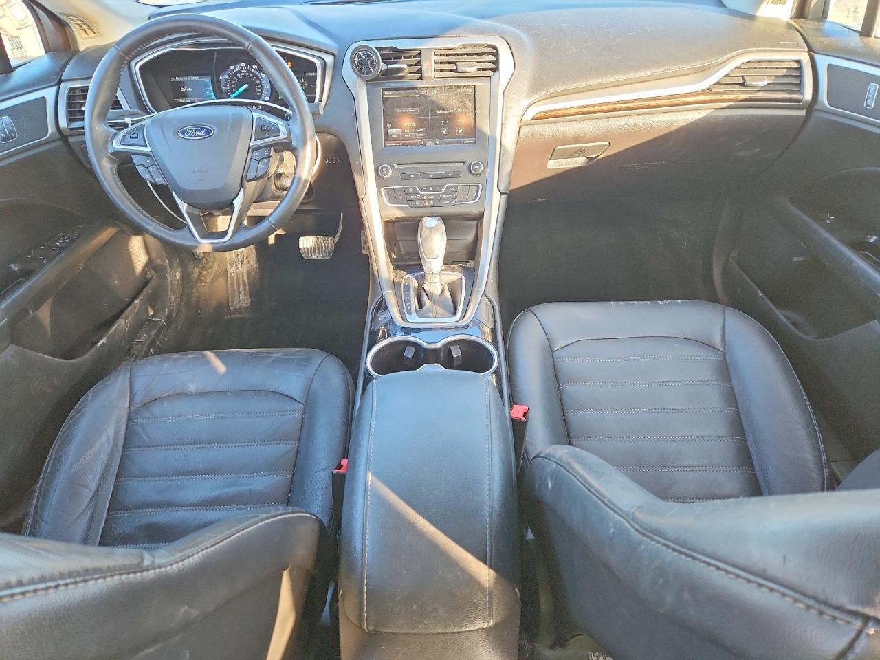 2016 FORD FUSION SE photo 8