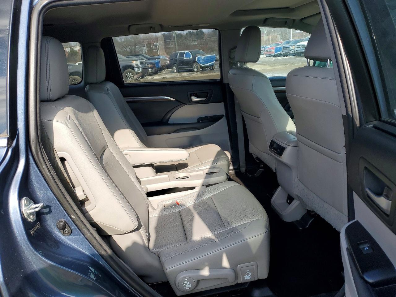 2014 TOYOTA HIGHLANDER LIMITED photo 21