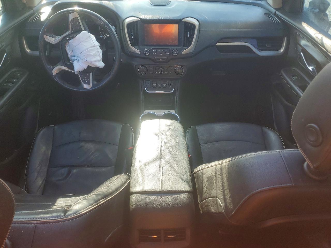 2018 GMC TERRAIN DENALI photo 8