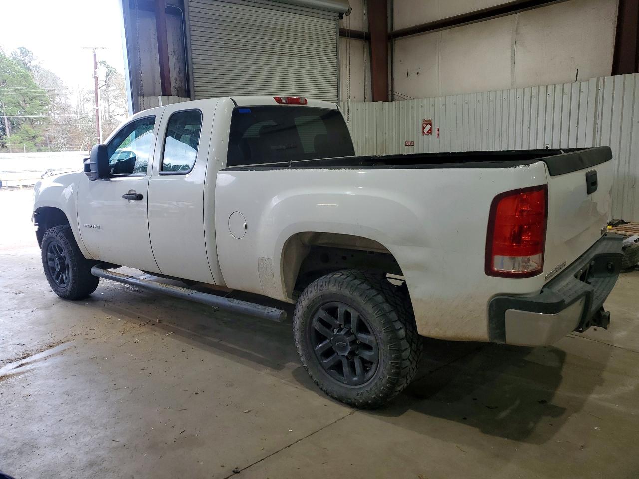2011 GMC SIERRA C2500 HEAVY DUTY photo 3