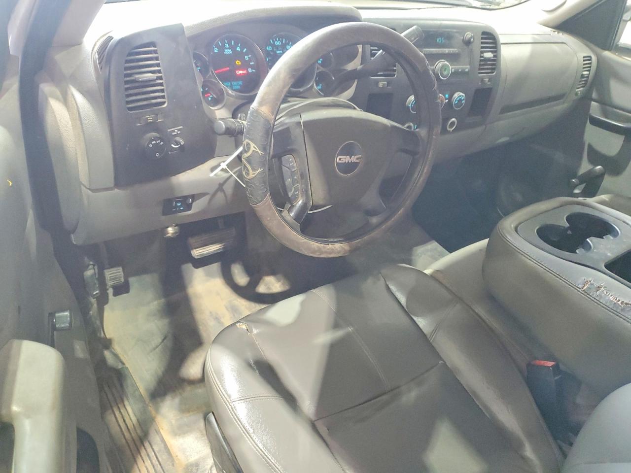 2011 GMC SIERRA C2500 HEAVY DUTY photo 15