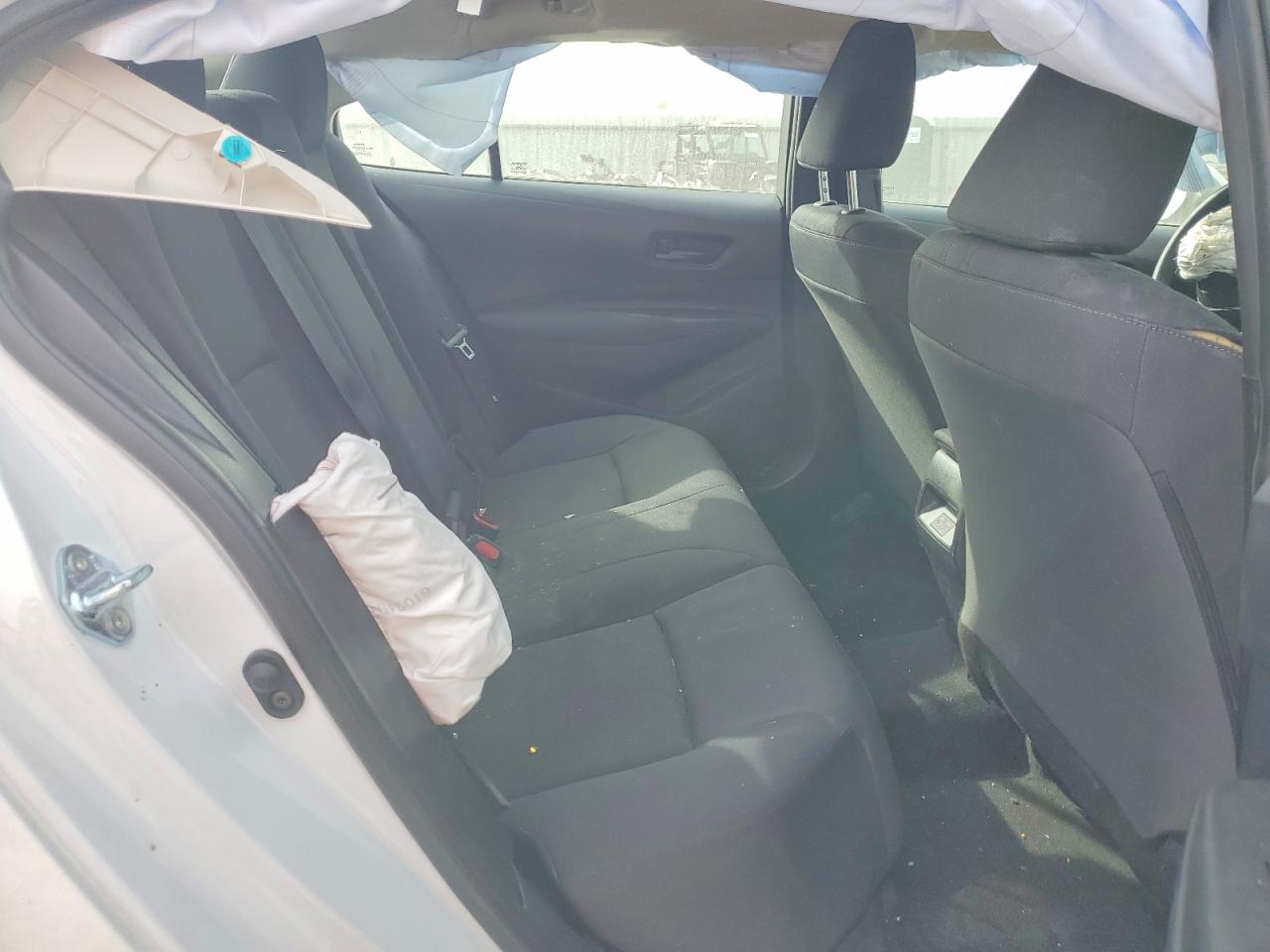 2025 TOYOTA COROLLA LE photo 19