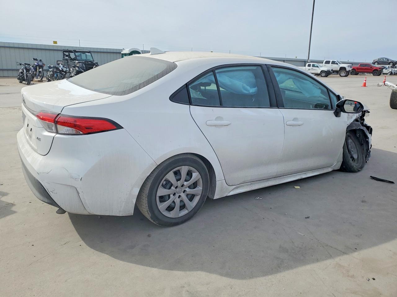 2025 TOYOTA COROLLA LE photo 5