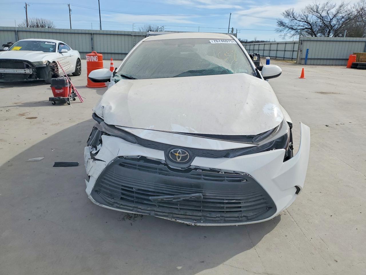 2025 TOYOTA COROLLA LE photo 9