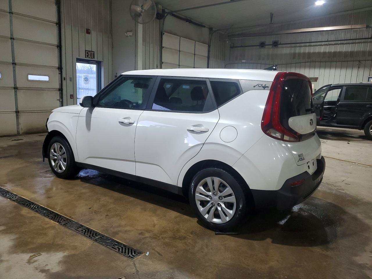 2020 KIA SOUL LX photo 2