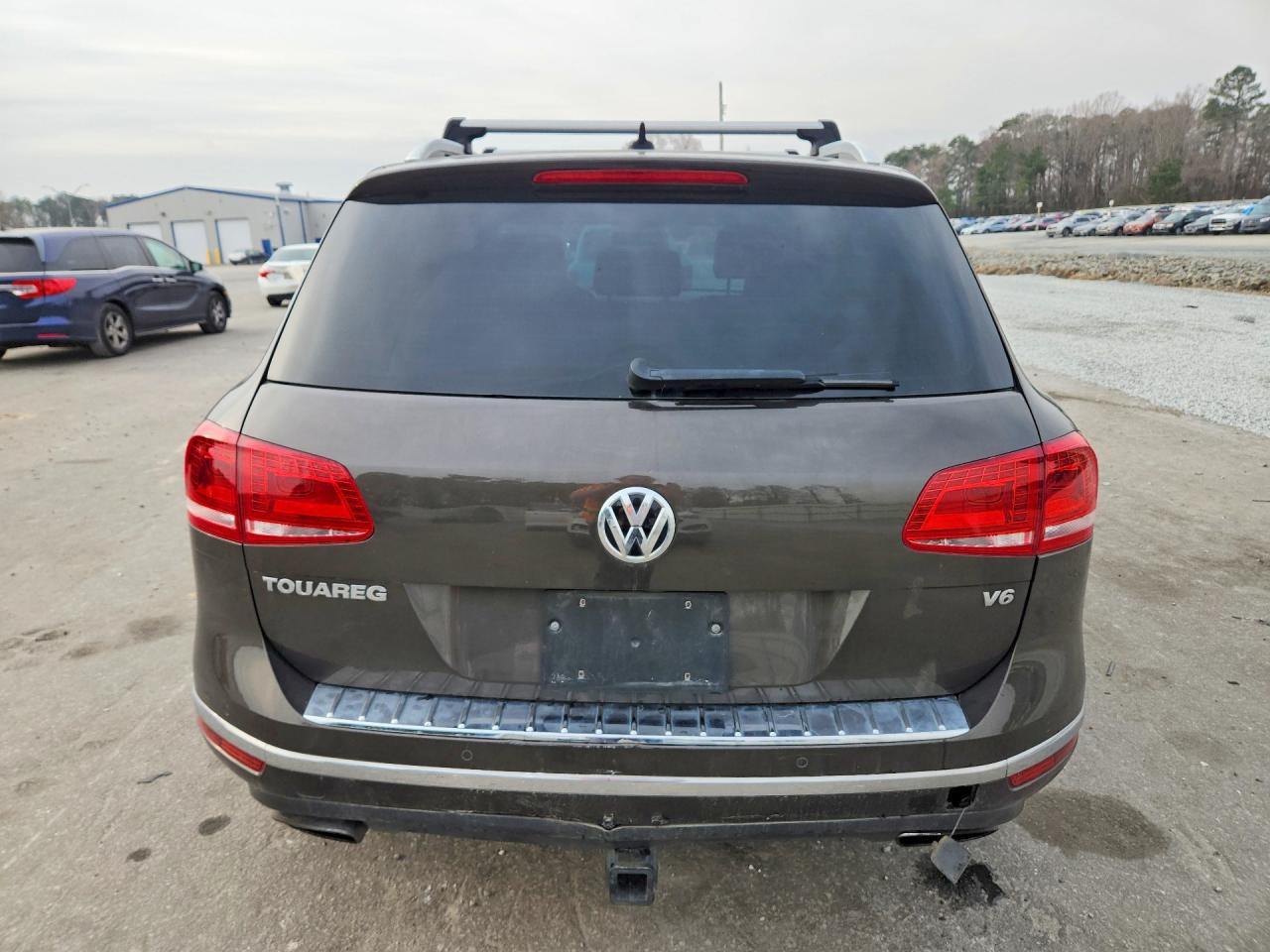 2015 VOLKSWAGEN TOUAREG V6 photo 11