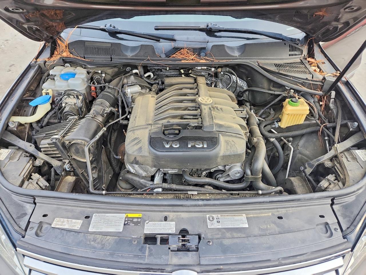 2015 VOLKSWAGEN TOUAREG V6 photo 21