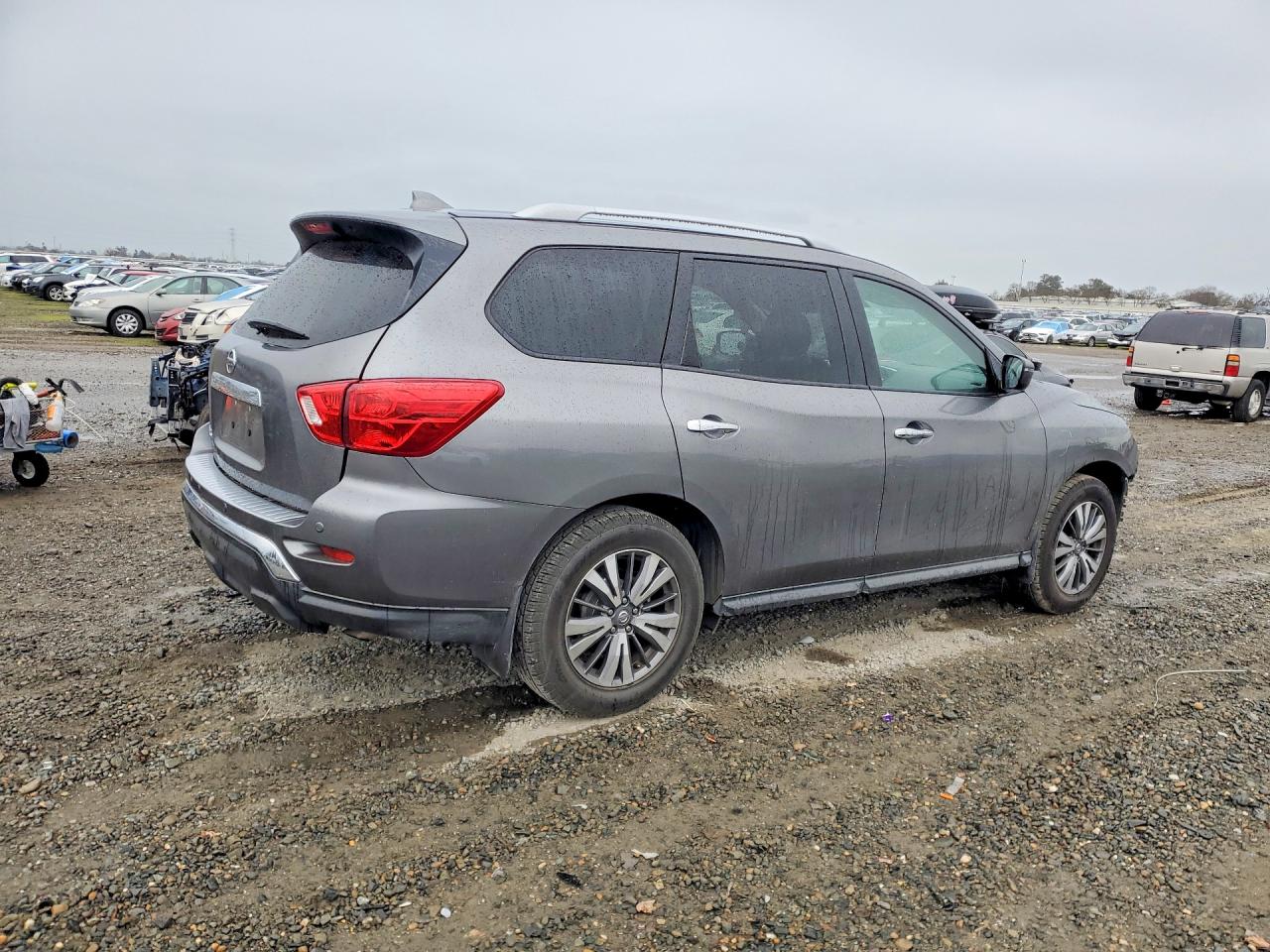 2020 NISSAN PATHFINDER S photo 3