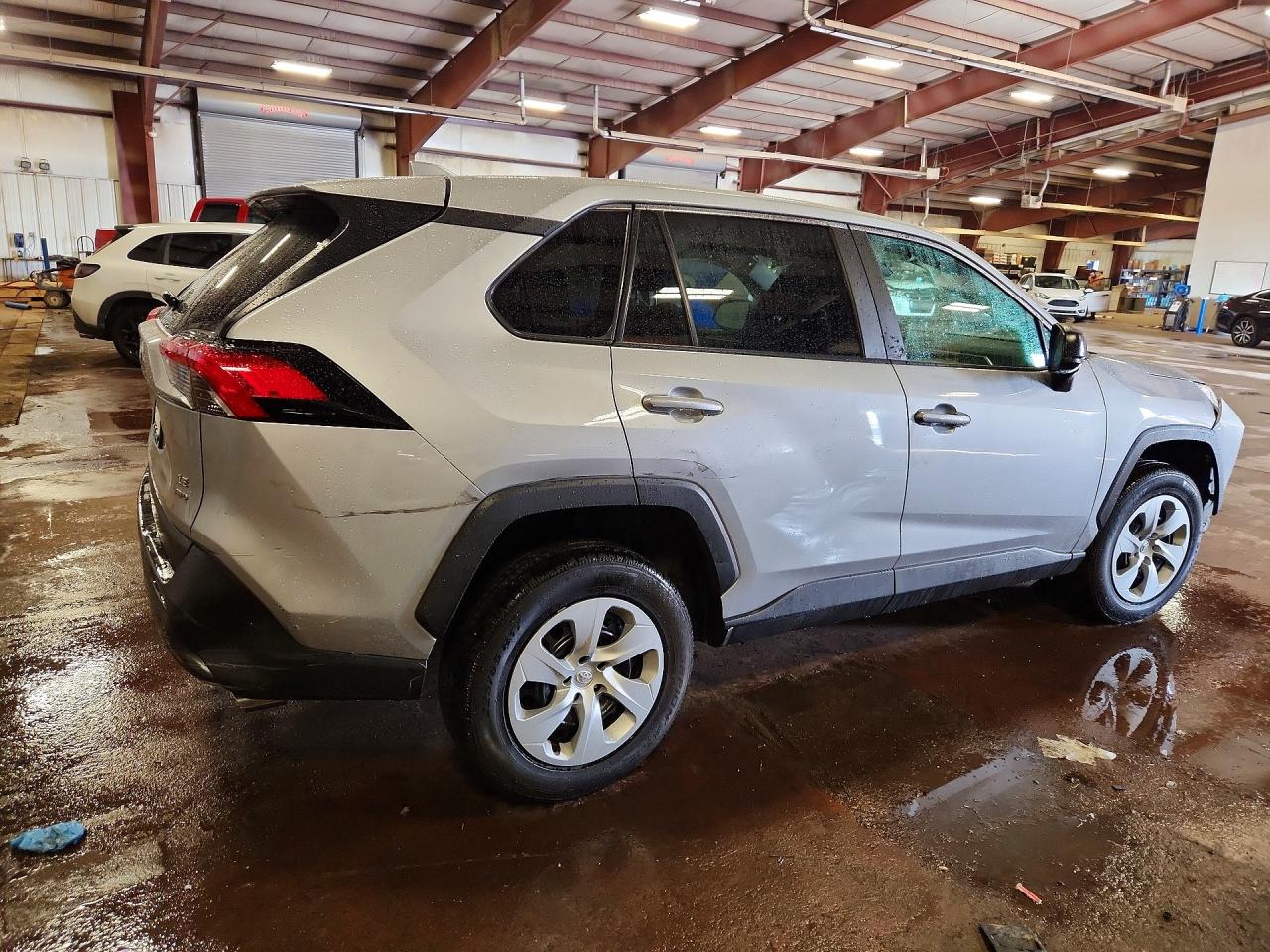 2024 TOYOTA RAV4 LE photo 5