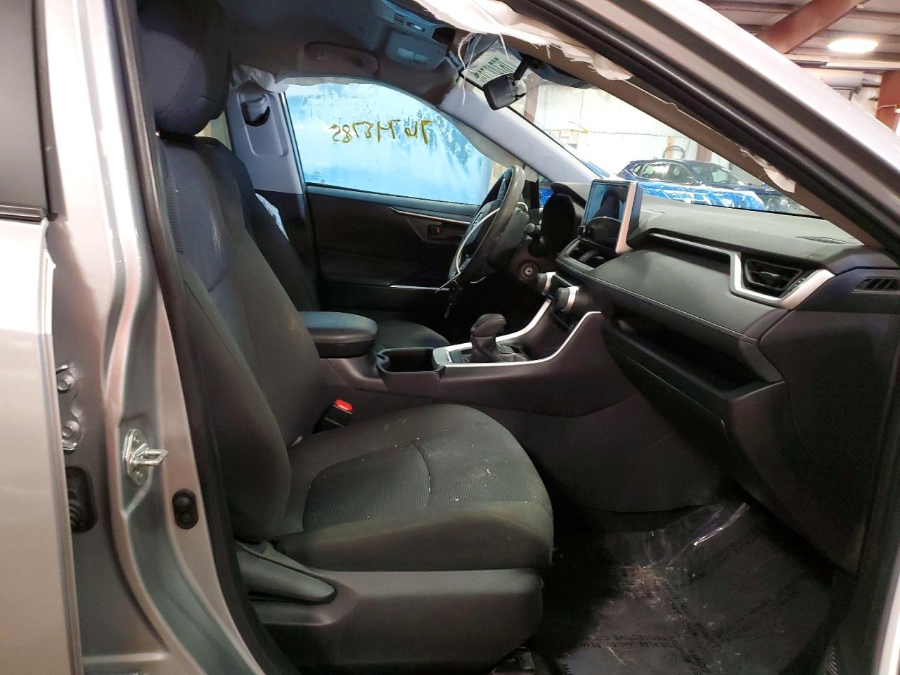 2024 TOYOTA RAV4 LE photo 13