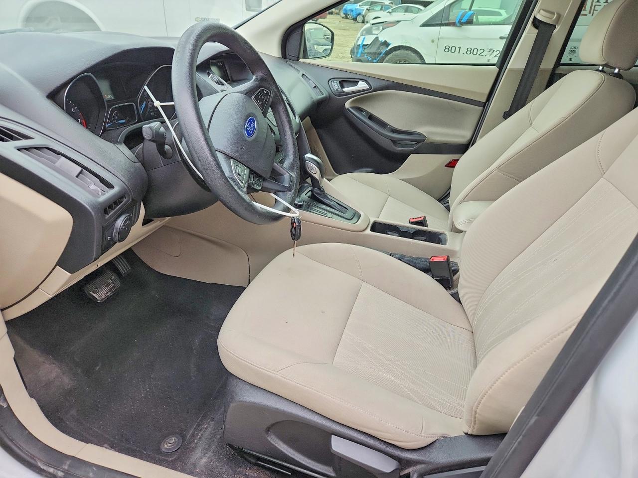 2015 FORD FOCUS SE photo 13