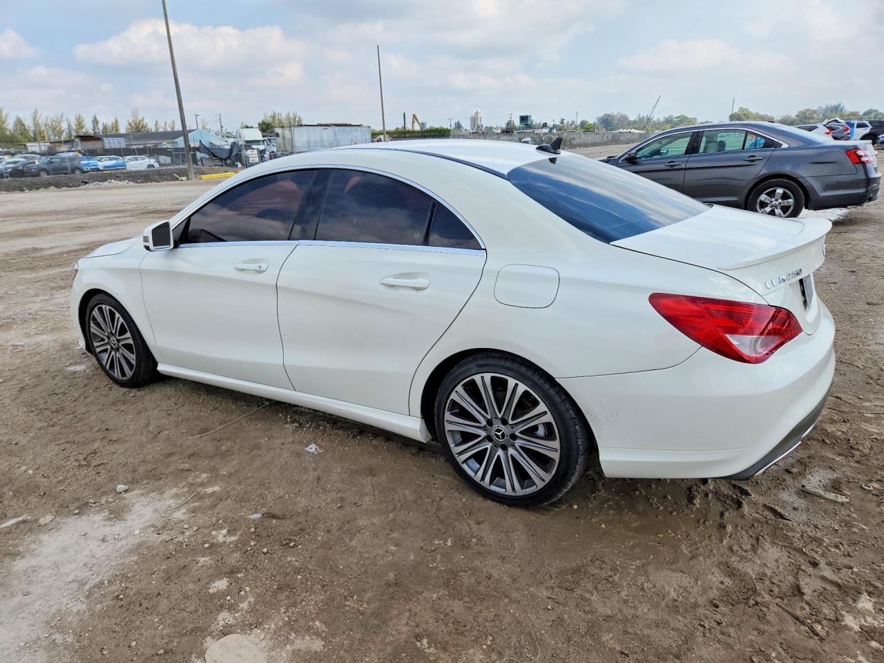 2018 MERCEDES-BENZ CLA 250 photo 3