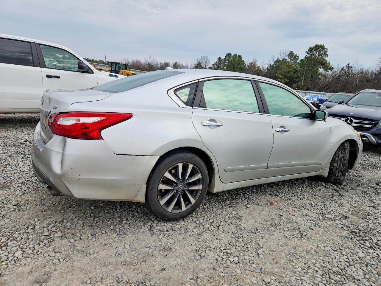 2017 NISSAN ALTIMA photo 3