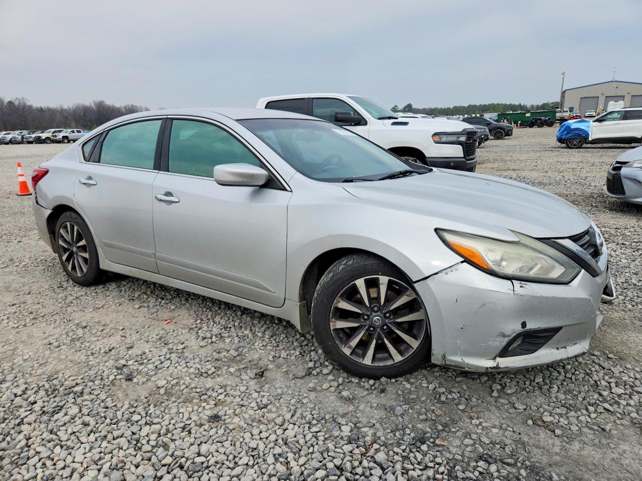 2017 NISSAN ALTIMA photo 4