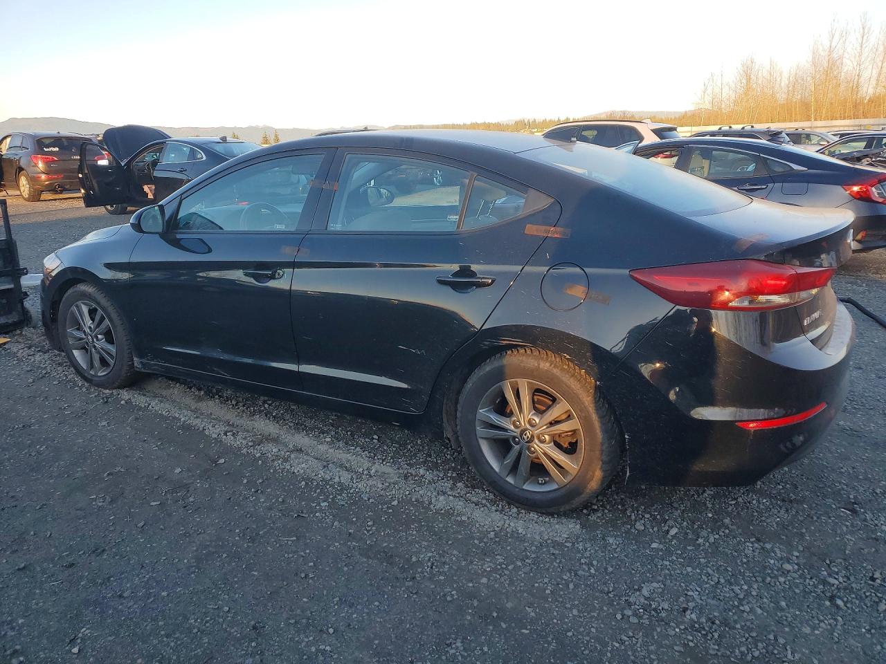 2018 HYUNDAI ELANTRA SEL photo 2