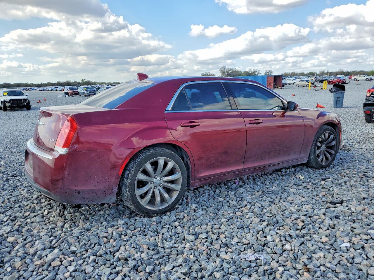 2018 CHRYSLER 300 TOURING photo 3