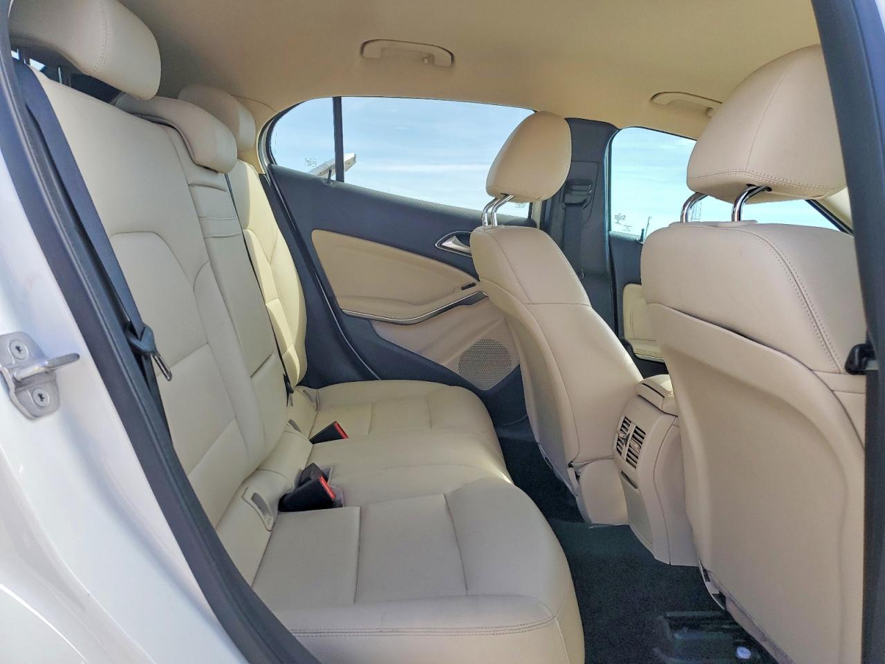 2019 MERCEDES-BENZ GLA 250 photo 11