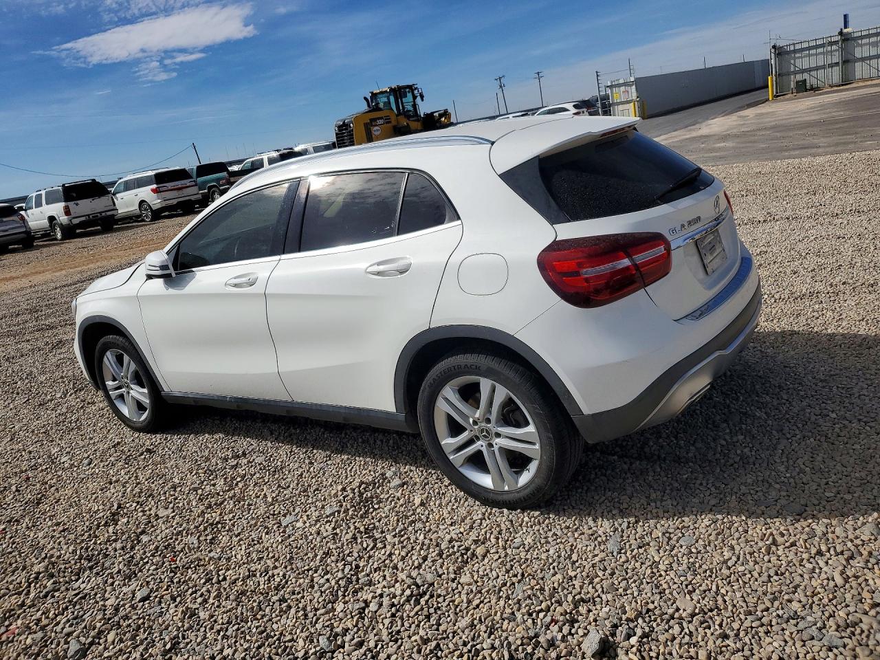 2019 MERCEDES-BENZ GLA 250 photo 2