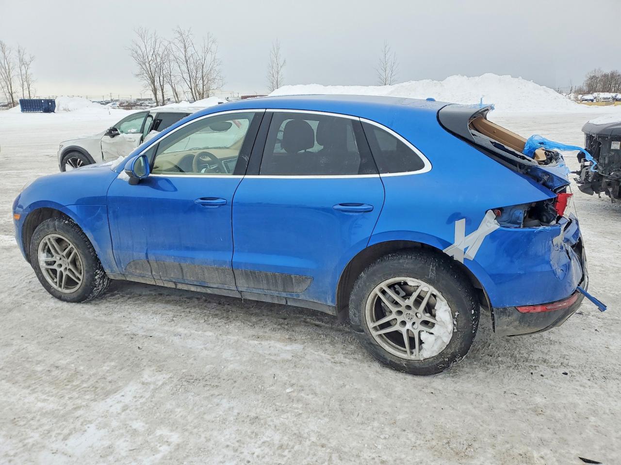 2016 PORSCHE MACAN S photo 2