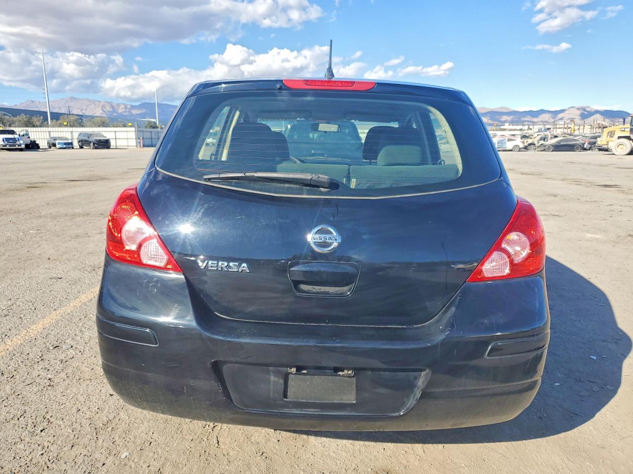 2012 NISSAN VERSA 1.8 S photo 11