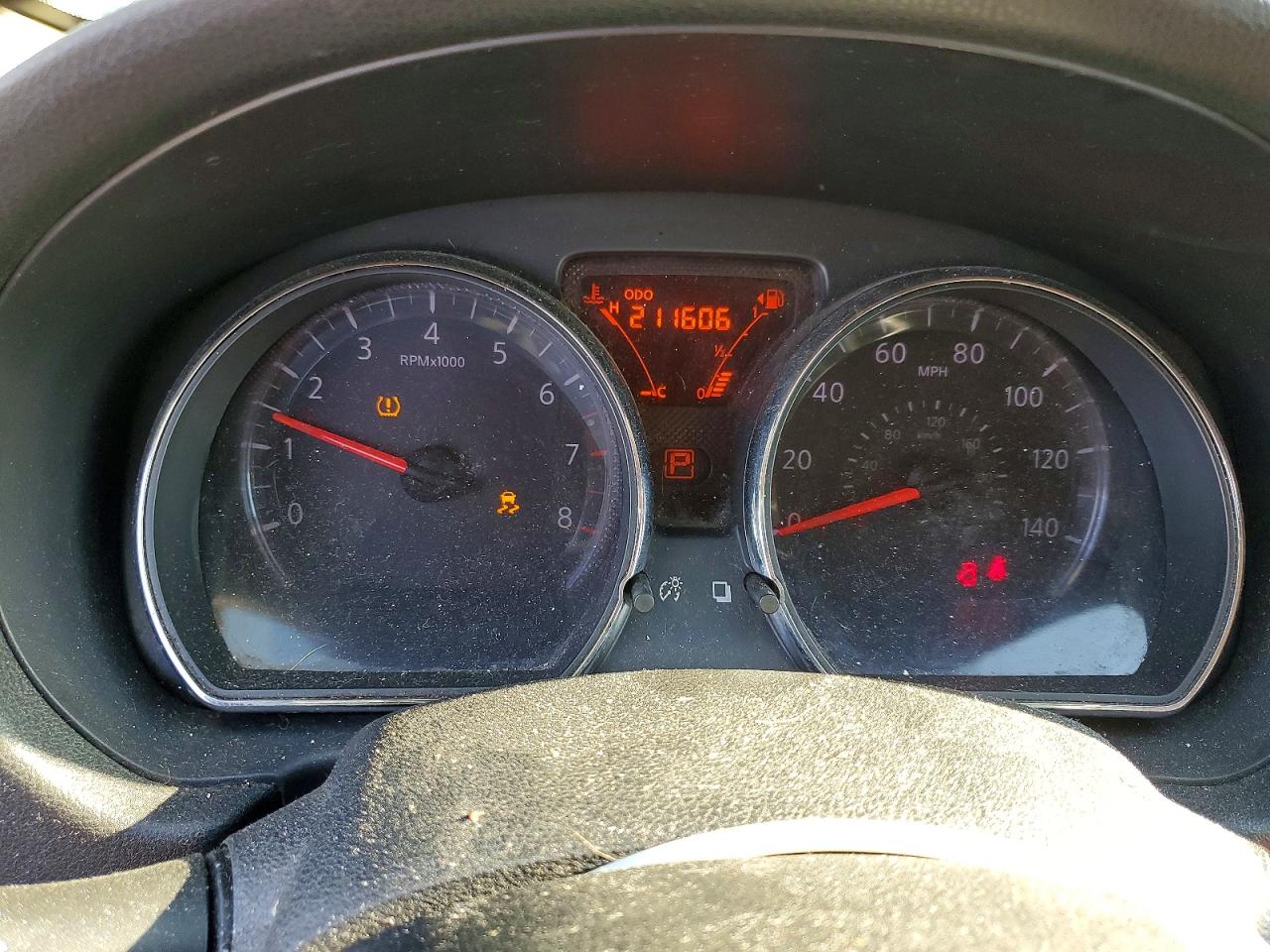 2014 NISSAN VERSA S photo 17