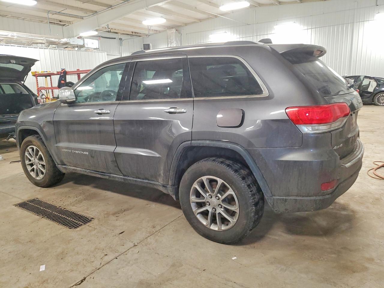 2016 JEEP GRAND CHEROKEE LIMITED photo 2