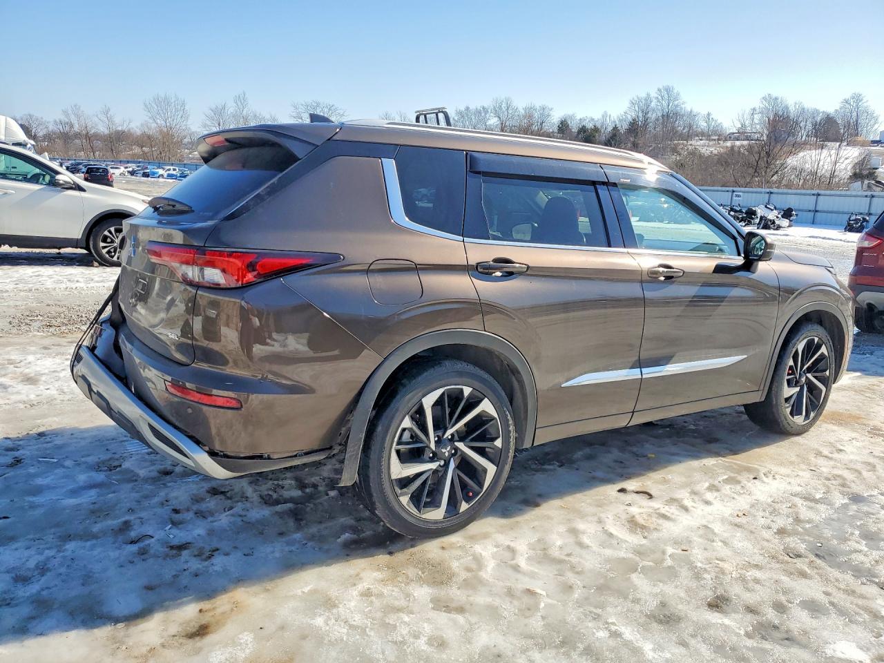 2024 MITSUBISHI OUTLANDER SEL photo 3