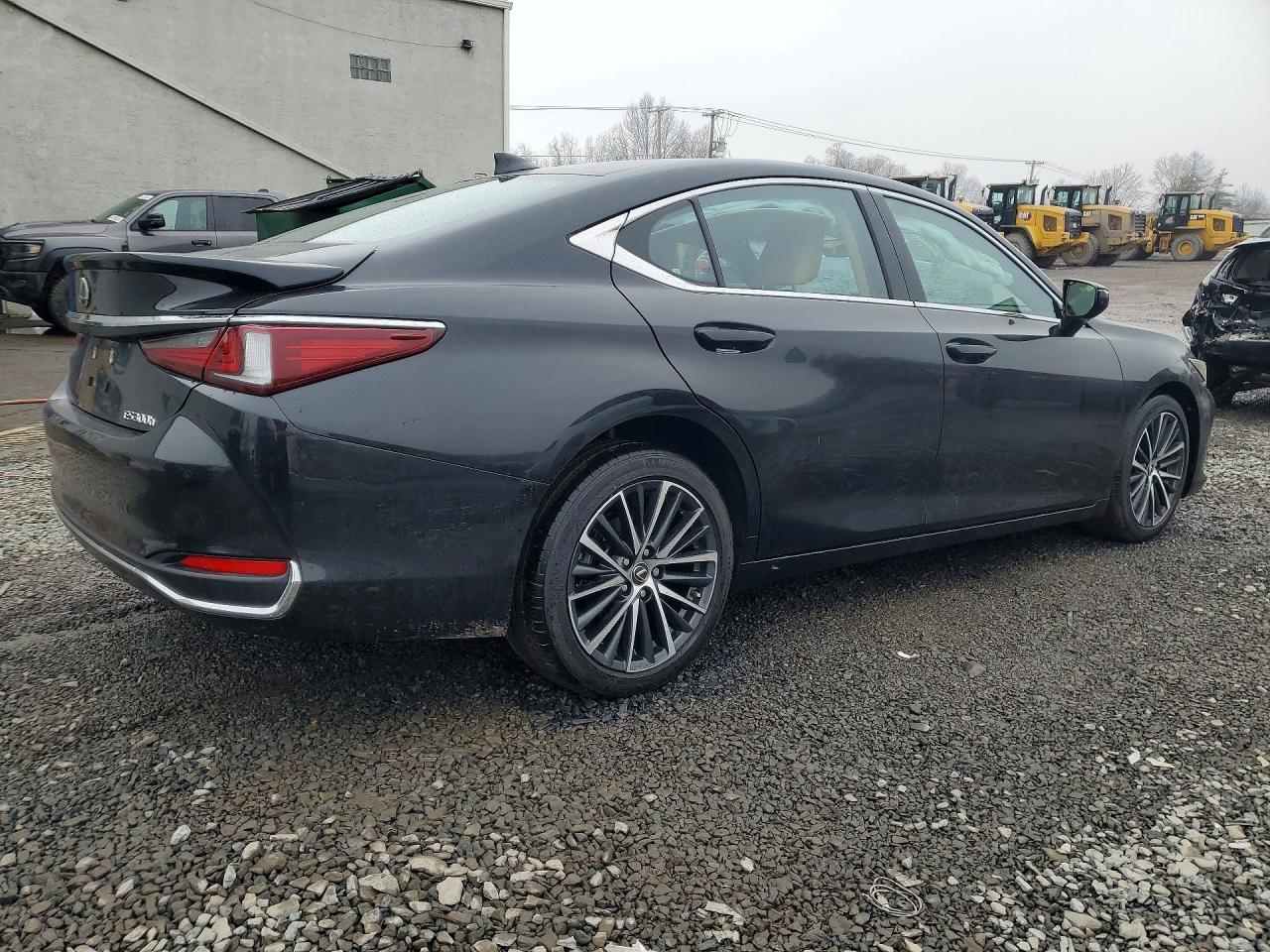 2023 LEXUS ES 300H BASE photo 3