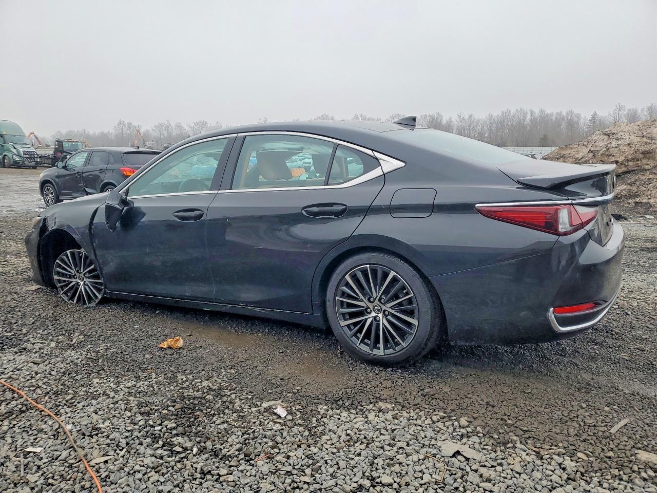 2023 LEXUS ES 300H BASE photo 2