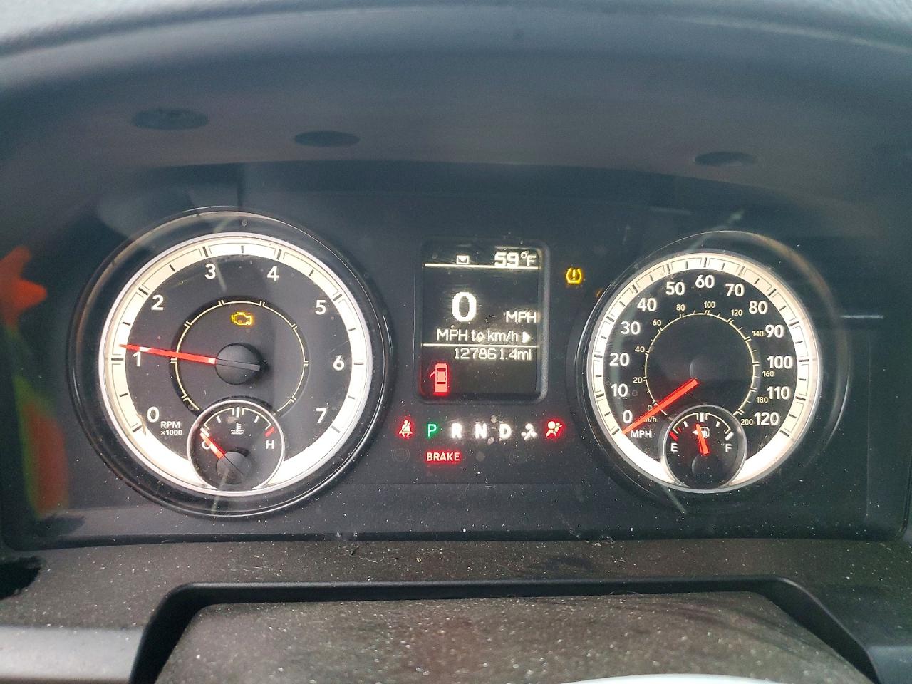 2017 RAM 1500 ST photo 9