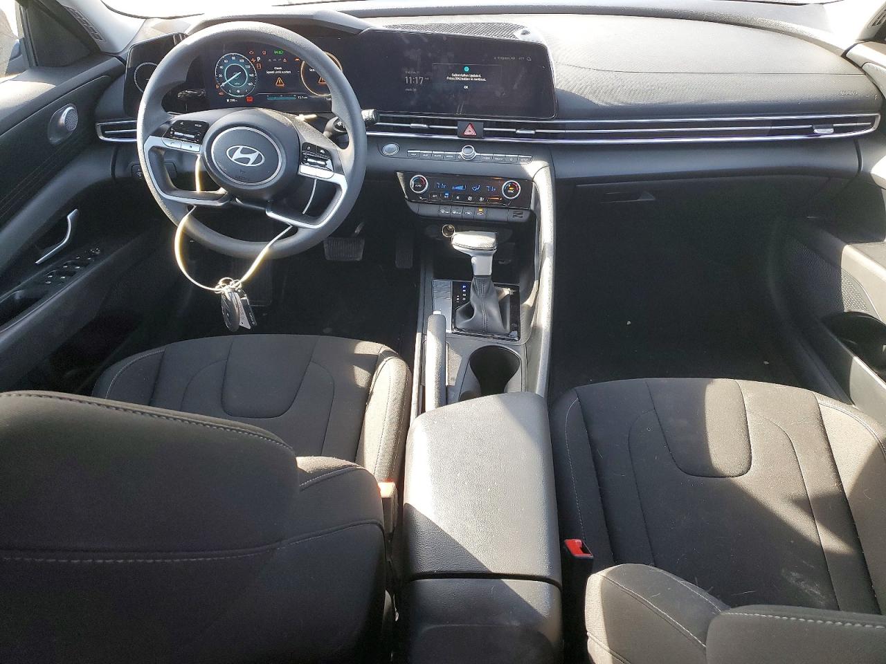 2024 HYUNDAI ELANTRA SEL photo 8