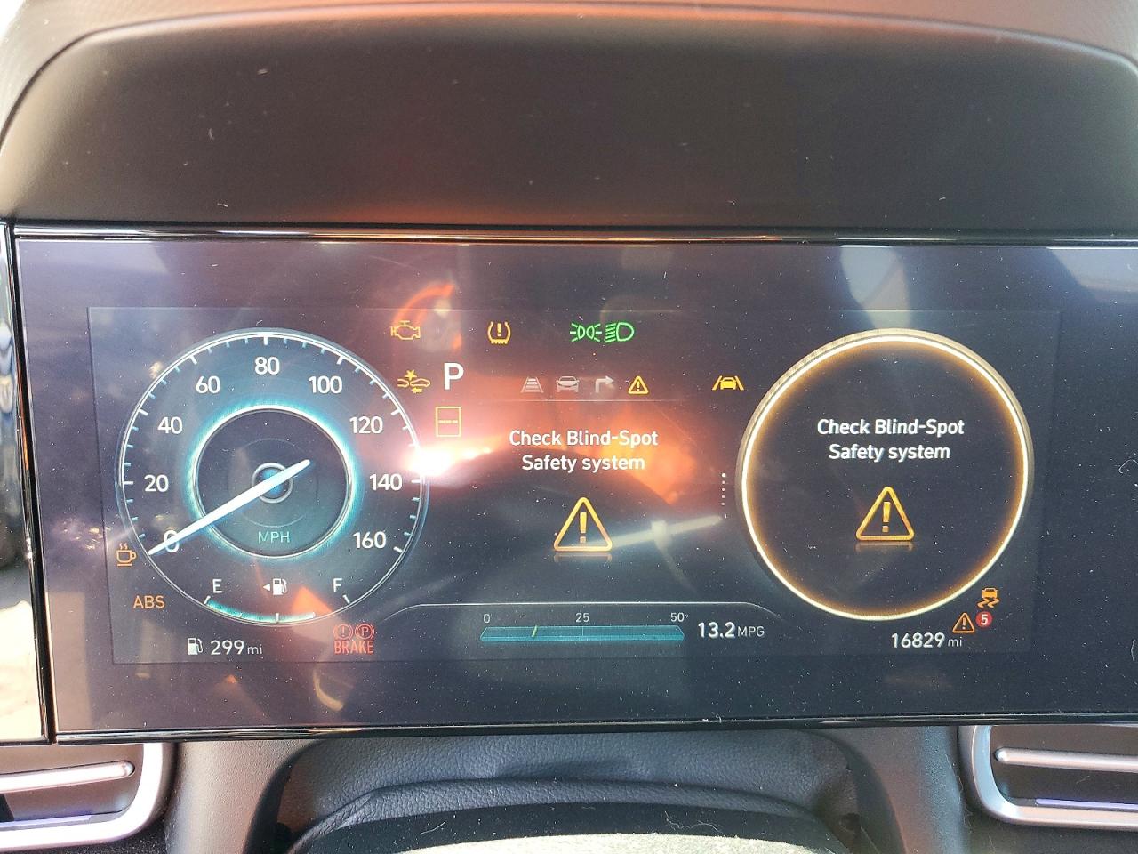 2024 HYUNDAI ELANTRA SEL photo 9