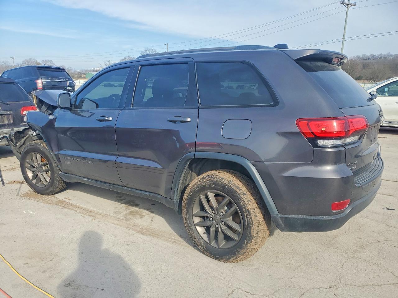 2016 JEEP GRAND CHEROKEE LAREDO photo 3