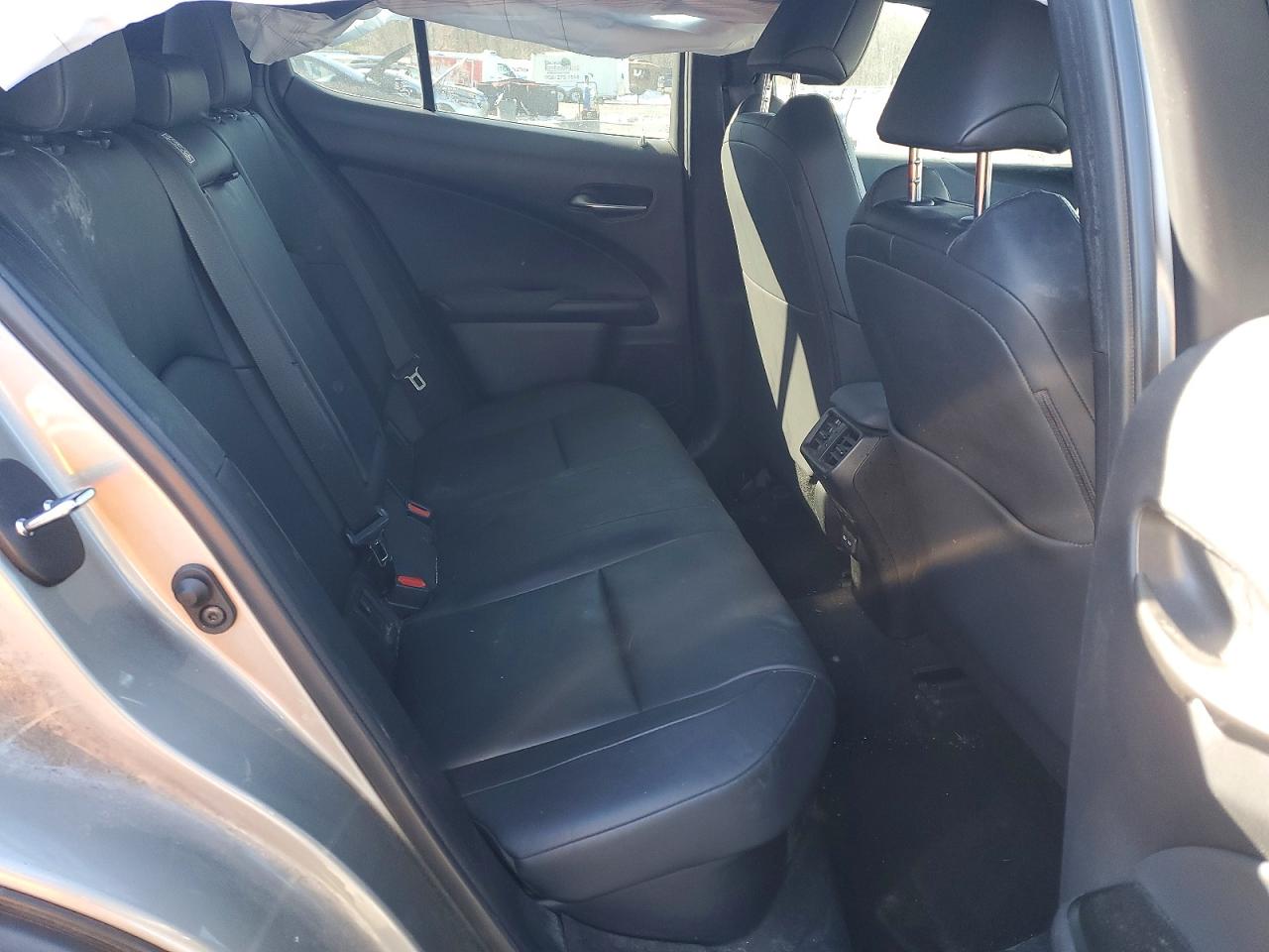 2021 LEXUS UX 250H photo 11