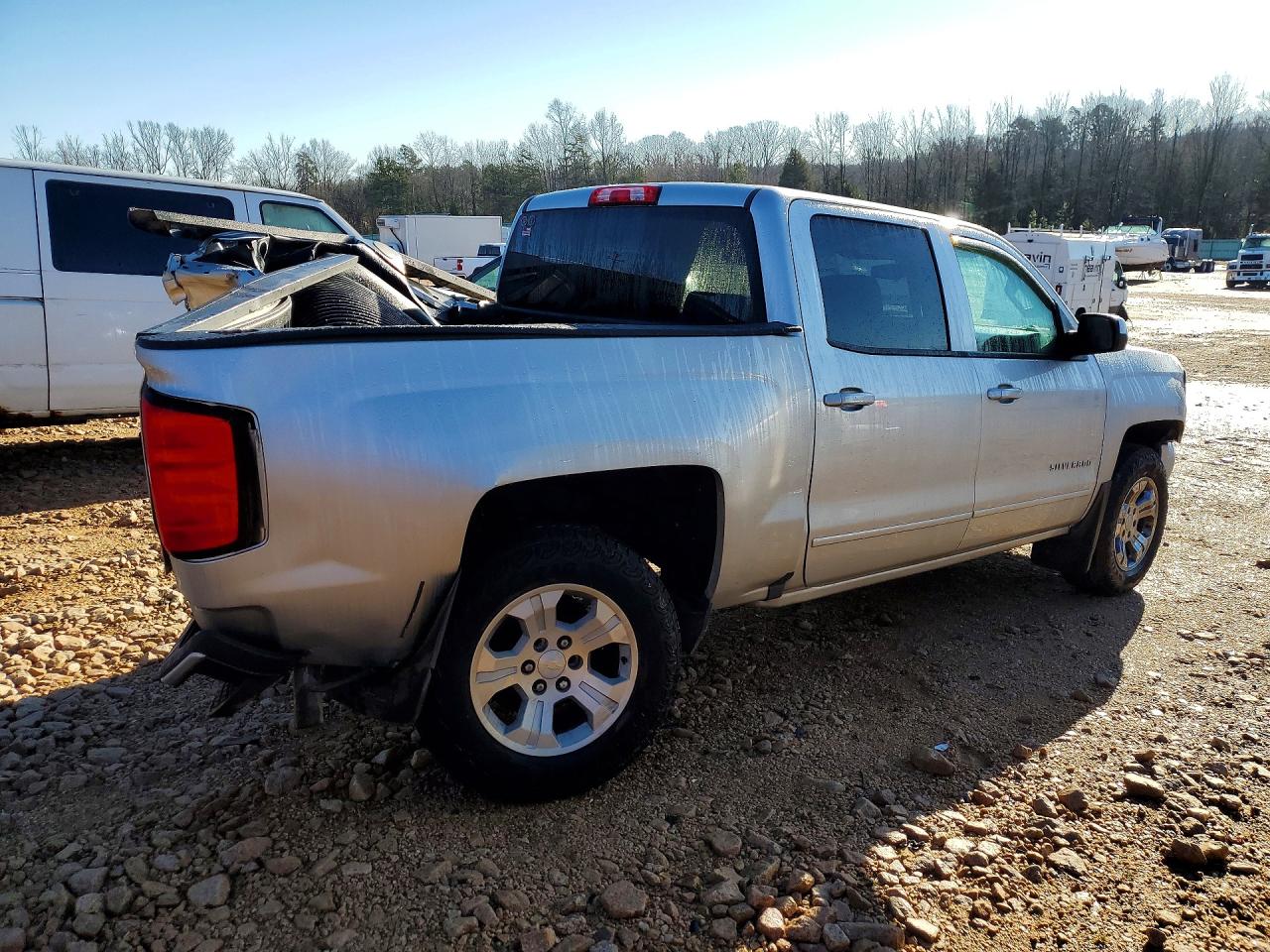 2018 CHEVROLET SILVERADO K1500 LT photo 5