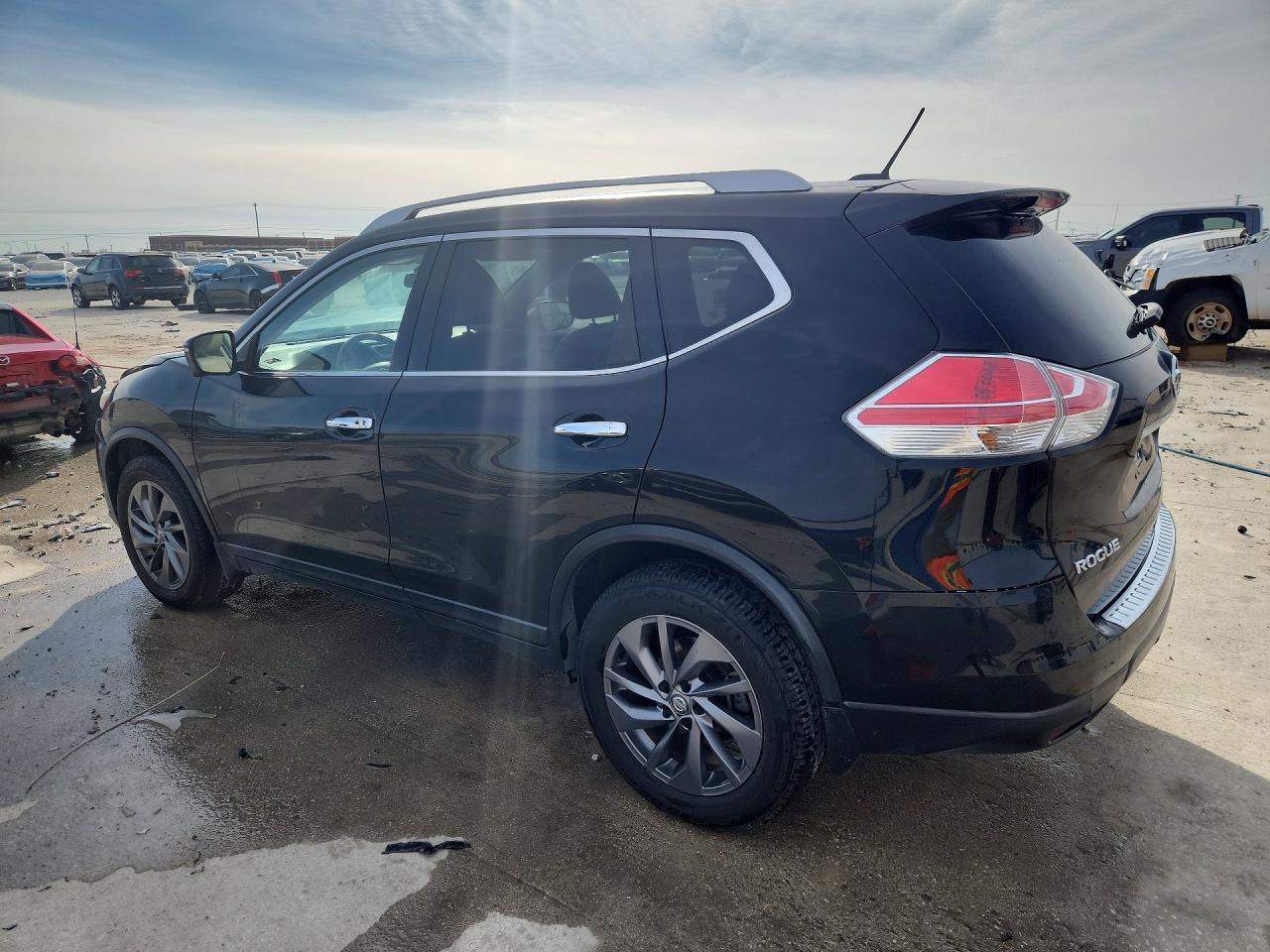 2016 NISSAN ROGUE SL photo 2
