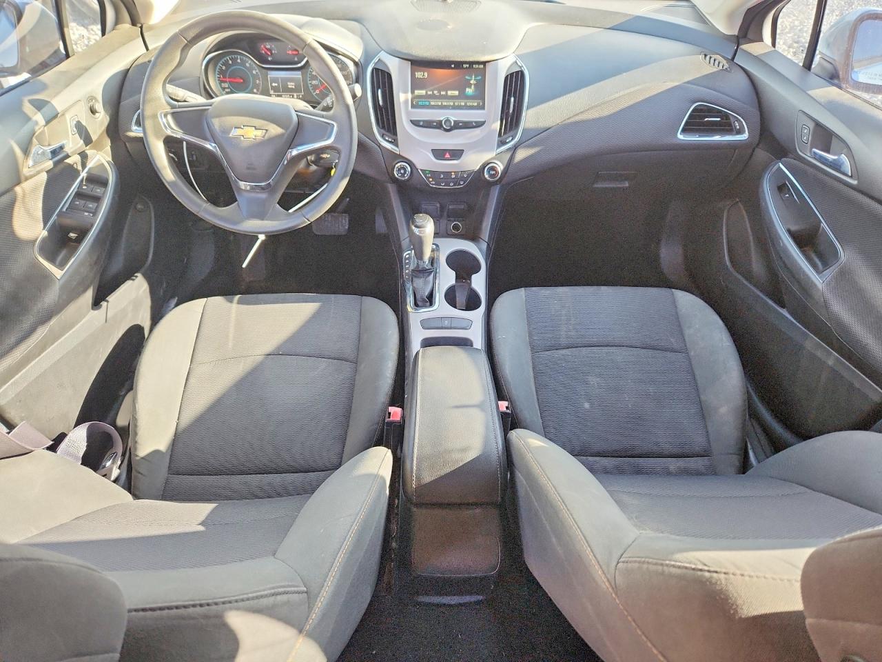 2017 CHEVROLET CRUZE LS photo 15