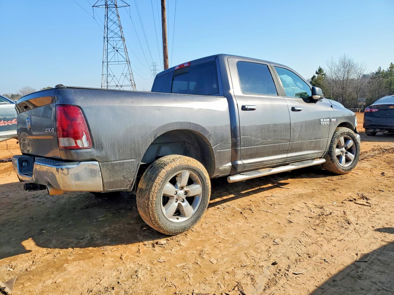 2016 RAM 1500 SLT photo 5
