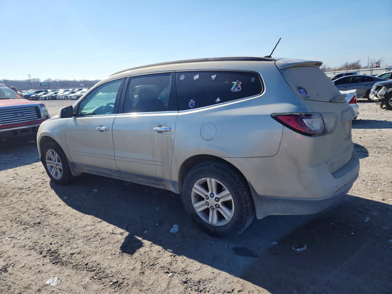 2014 CHEVROLET TRAVERSE LT photo 2