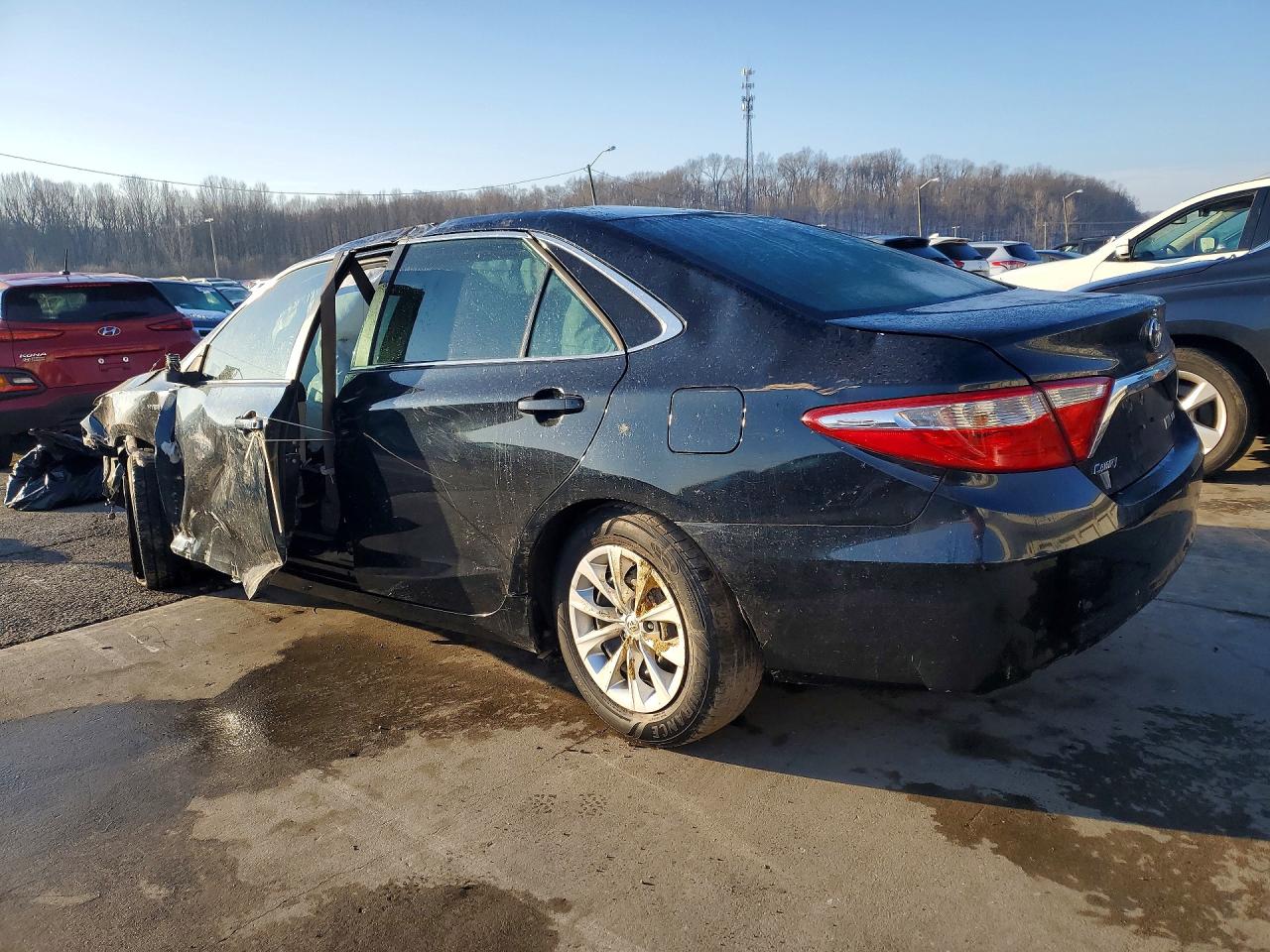 2017 TOYOTA CAMRY photo 2