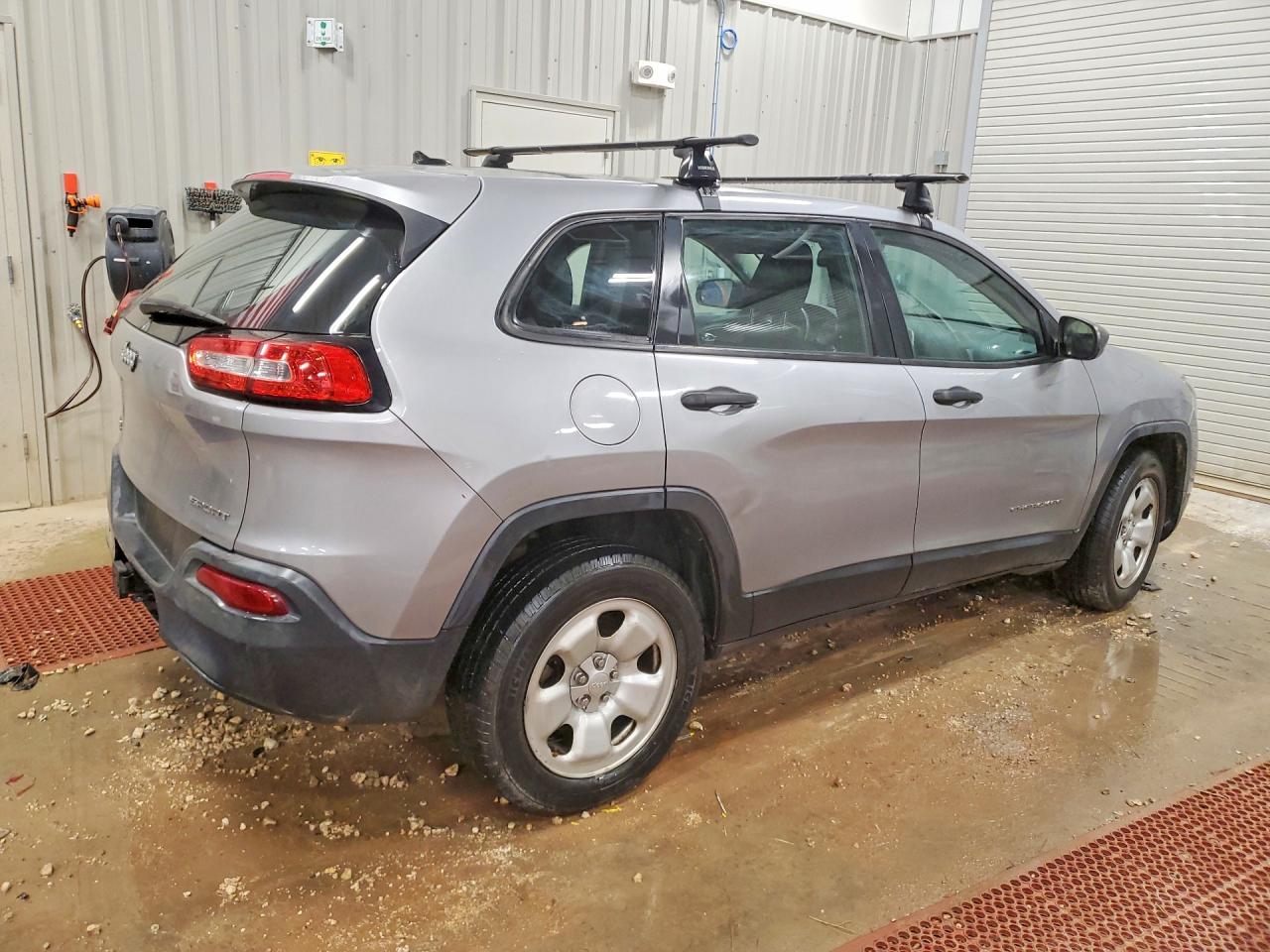 2015 JEEP CHEROKEE SPORT photo 3